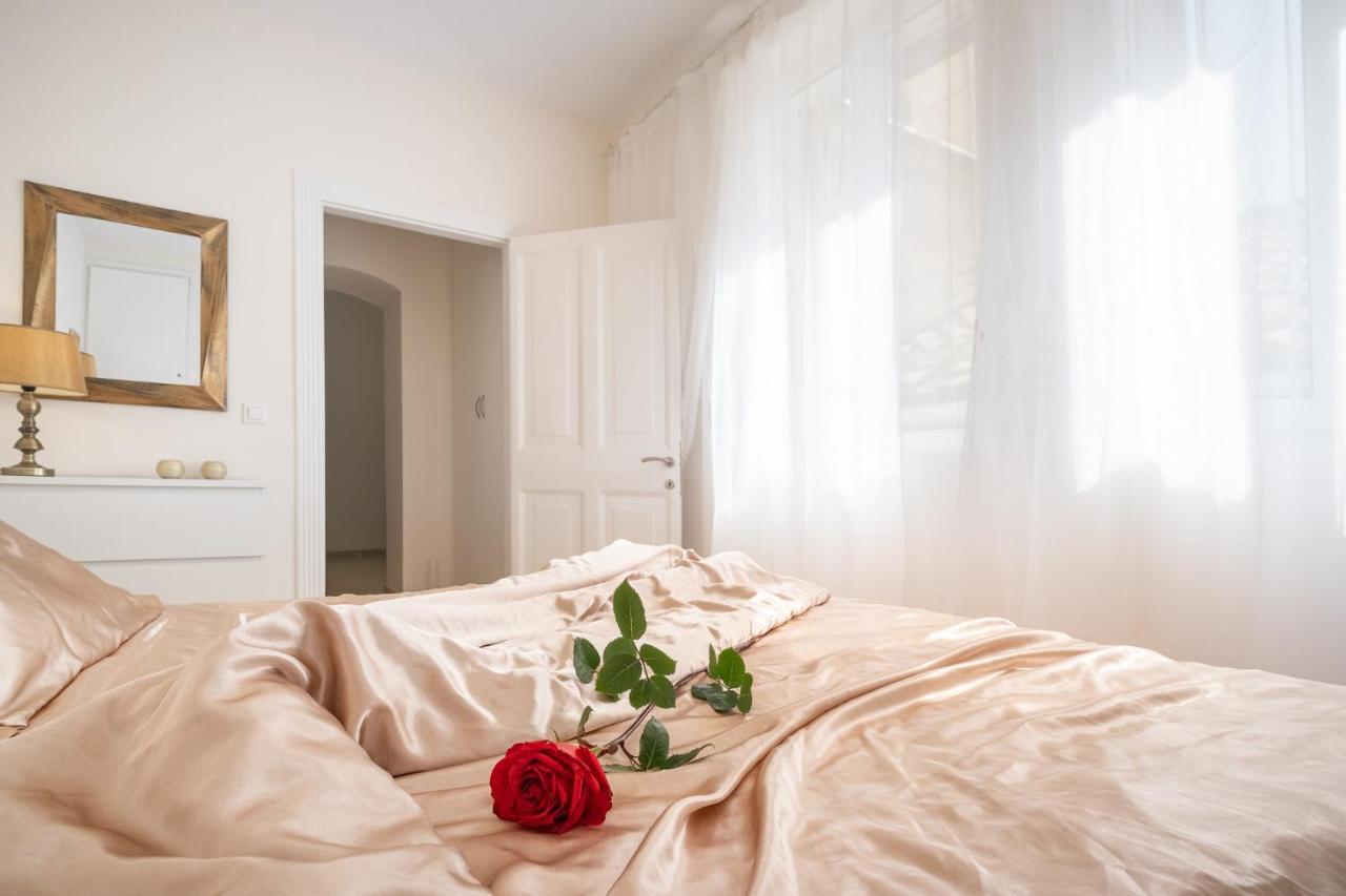 Nadiona Suites Red & Cream Corfu  المظهر الخارجي الصورة