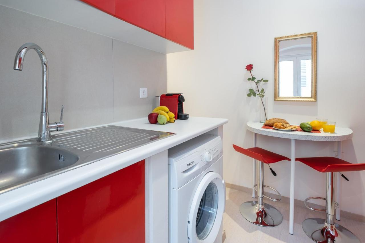 Nadiona Suites Red & Cream Corfu  المظهر الخارجي الصورة