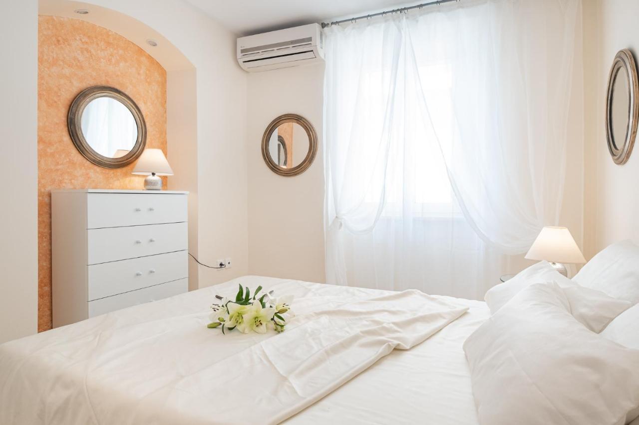 Nadiona Suites Red & Cream Corfu  المظهر الخارجي الصورة