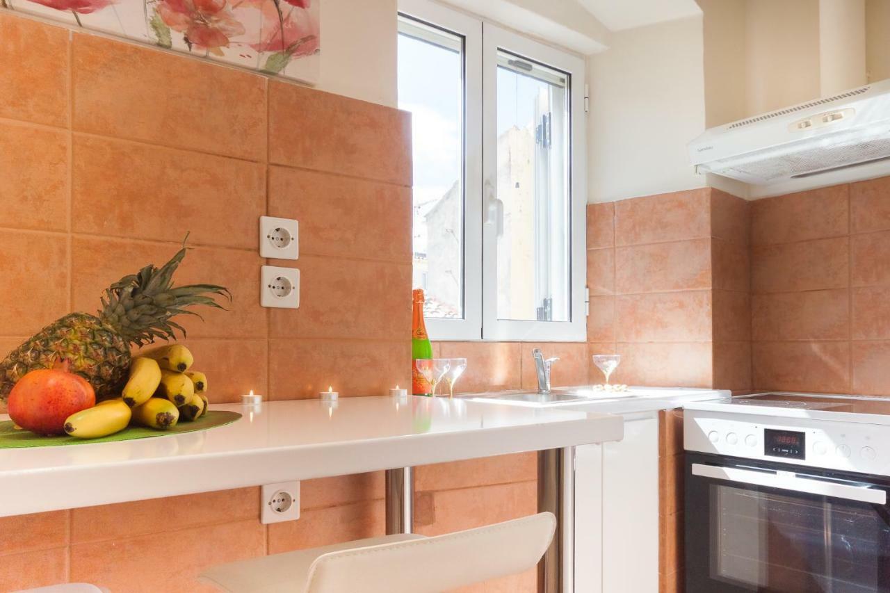 Nadiona Suites Red & Cream Corfu  المظهر الخارجي الصورة