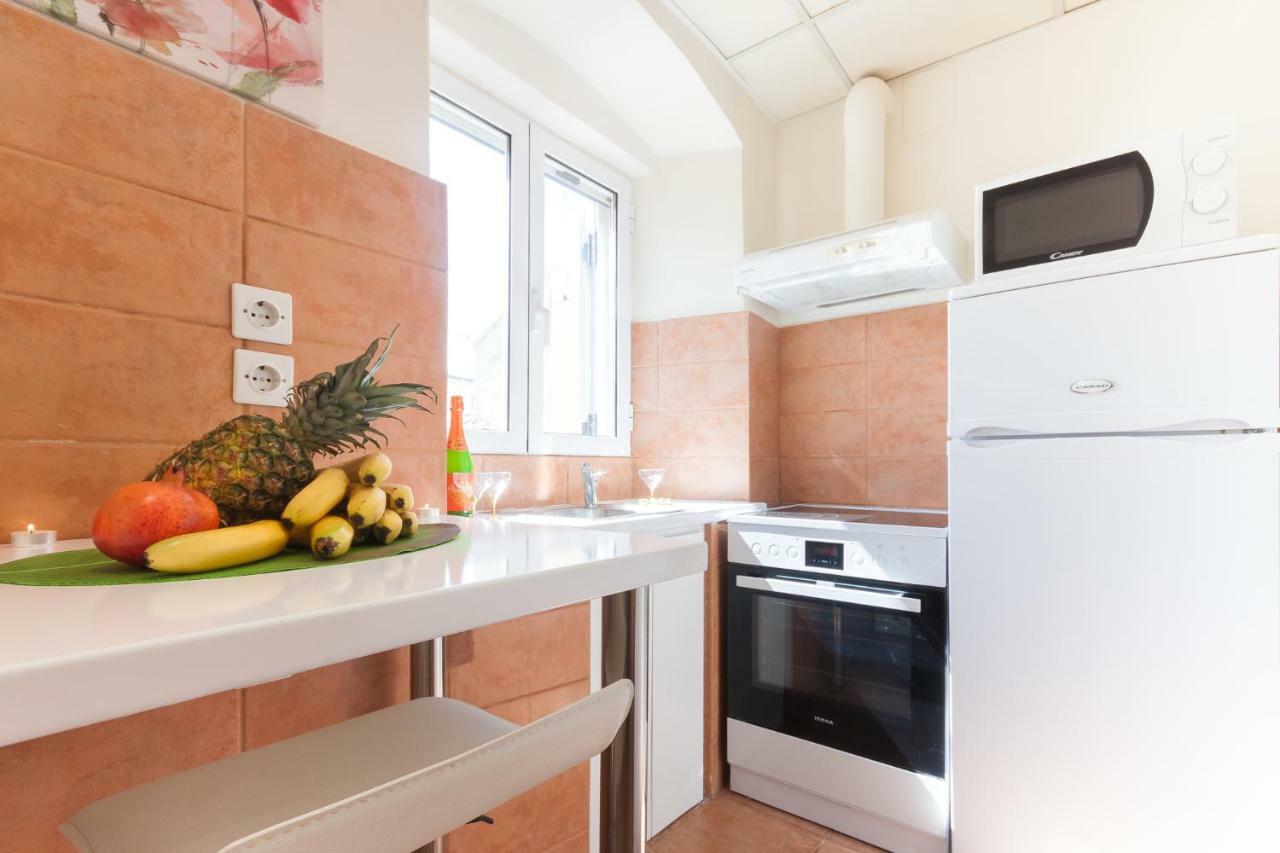 Nadiona Suites Red & Cream Corfu  المظهر الخارجي الصورة