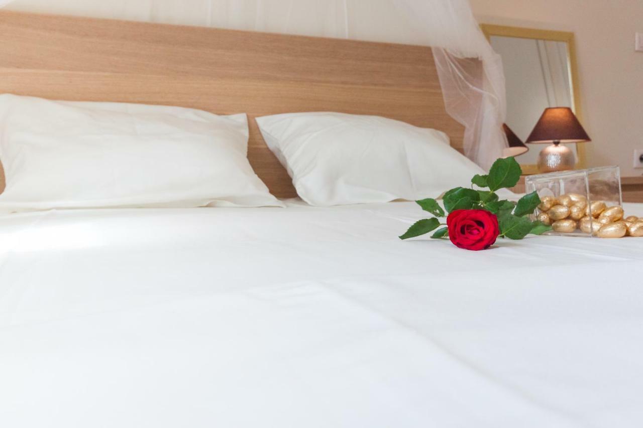 Nadiona Suites Red & Cream Corfu  المظهر الخارجي الصورة